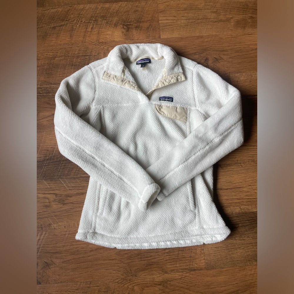 Patagonia size S pull over jacket